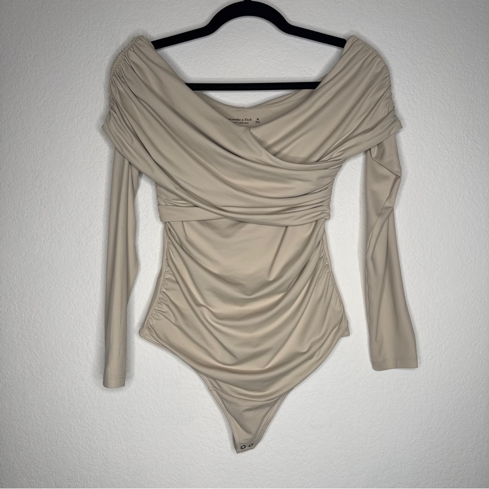 Abercrombie & Fitch Bodysuit Cream Off Shoulder Draped Ruched Snap NWT Size M